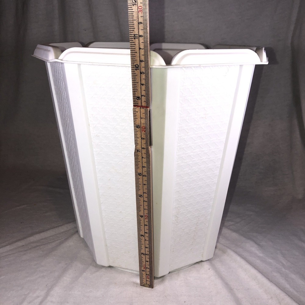 Rubbermaid Plastic Retro White Basketweave Trash Can Small Wastebasket Wicker - Picture 3 of 8